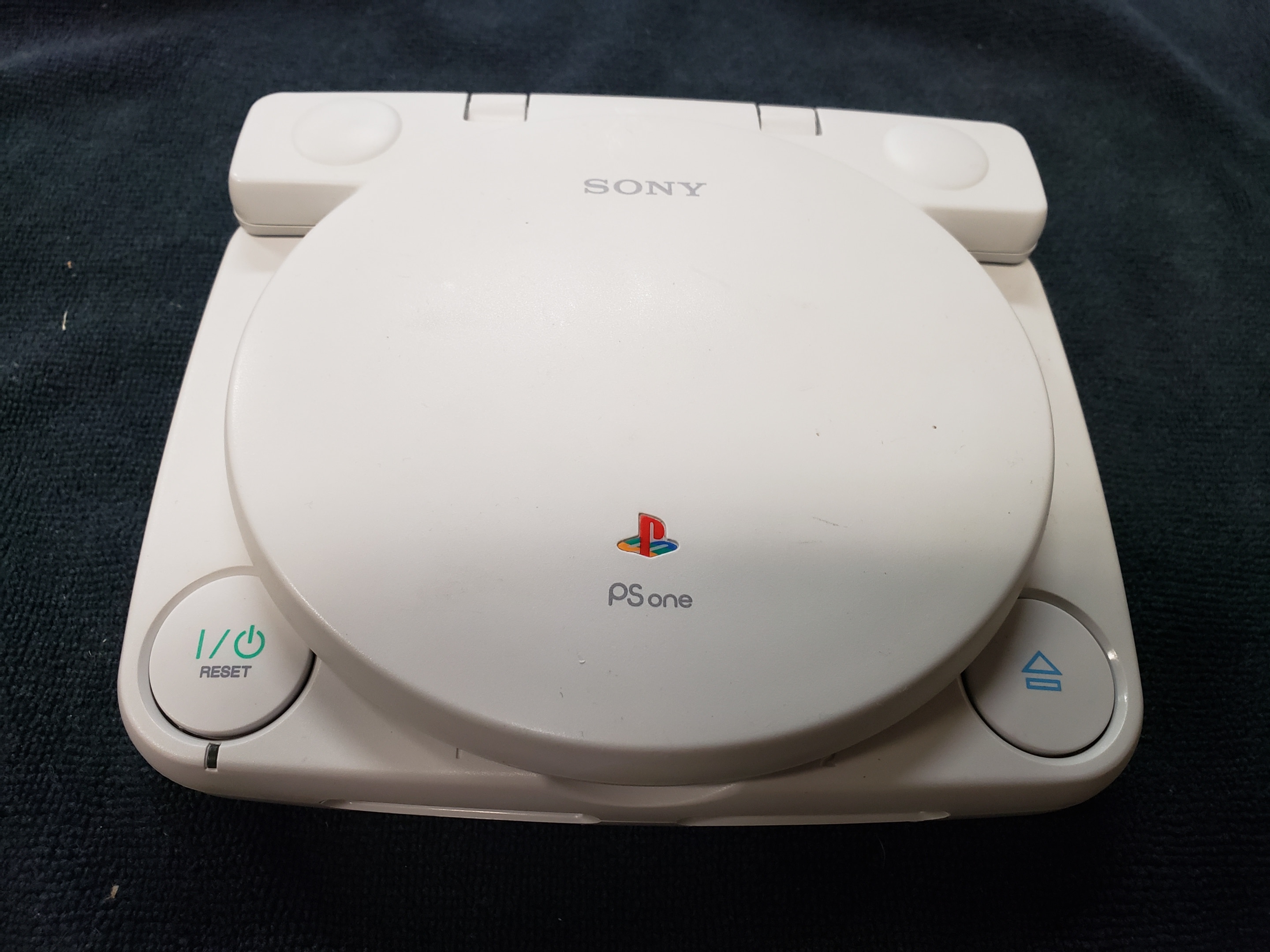 PS One System with LCD Screen - Geek-Is-Us